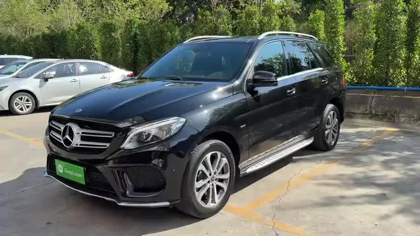 奔驰GLE 2018款 GLE 320 4MATIC 动感型臻藏版实拍1