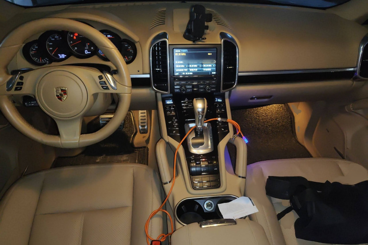 保时捷 2011款 Cayenne 3.0T中控内饰7002
