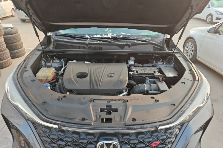 长安CS75 PLUS 2021款 2.0T 自动领航型机舱底盘24
