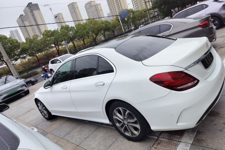 奔驰C级 2015款 C 200 L 运动型车身外观4
