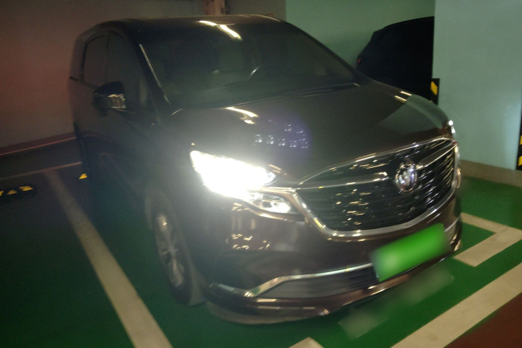 别克GL8 2020款 ES陆尊 653T 尊享型车身外观3