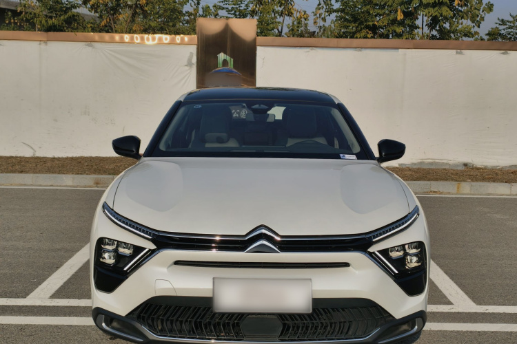 雪铁龙 凡尔赛C5 X 2023款 1.6T 享不凡车身外观6002