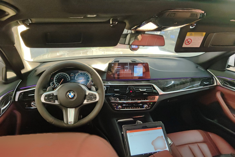 宝马5系 2018款 530Li xDrive M运动套装中控内饰12