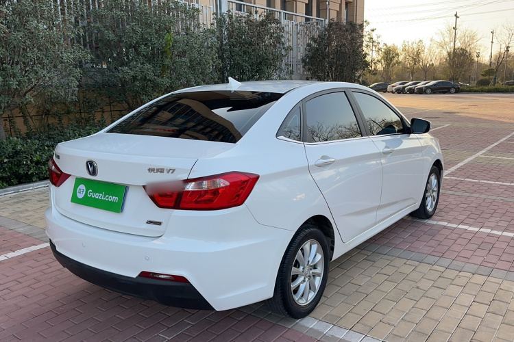 长安 悦翔V7 2016款 1.6L 自动乐享型 国V车身外观6004