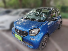 smart forfour 2016款 0.9T 66千瓦先锋版