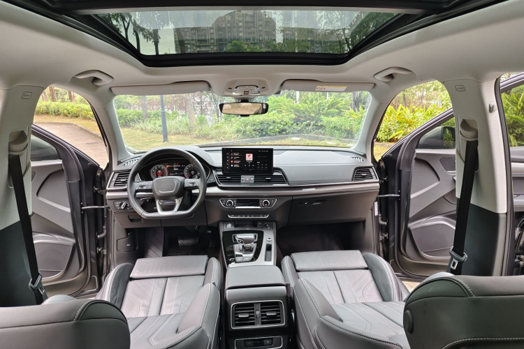 奥迪Q5L 2022款 改款 40T 豪华动感型中控内饰7001