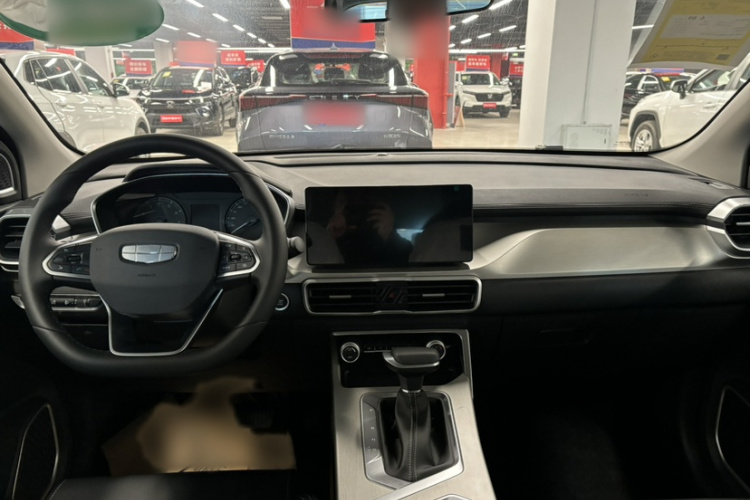 吉利汽车 缤越 2025款 1.5L CVT超能版中控内饰7001