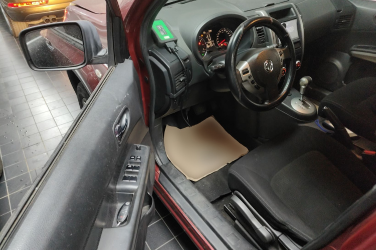 东风风度MX6 2015款 2.0L CVT两驱全能版中控内饰20