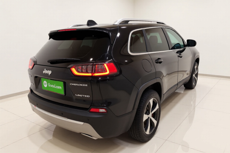 Jeep 自由光 2019款 2.0T 四驱探享版 国VI车身外观7