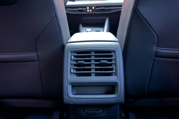 大众 高尔夫 2021款 280TSI DSG 30周年纪念版中控内饰7004