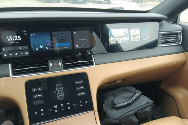 理想汽车 理想ONE 2021款 增程6座版中控内饰12