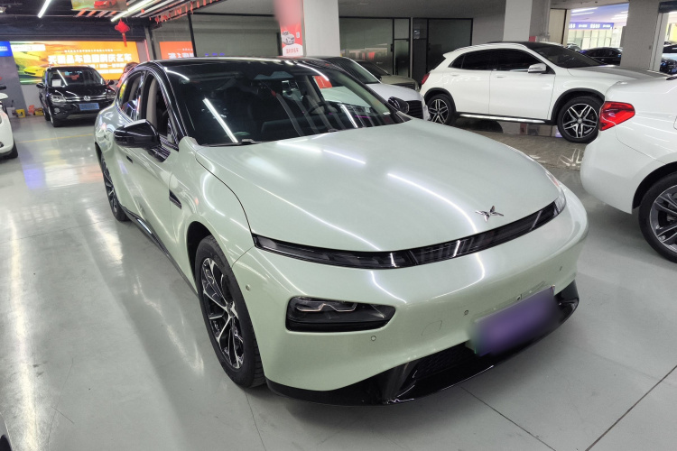 小鹏P7 2022款 625E车身外观3