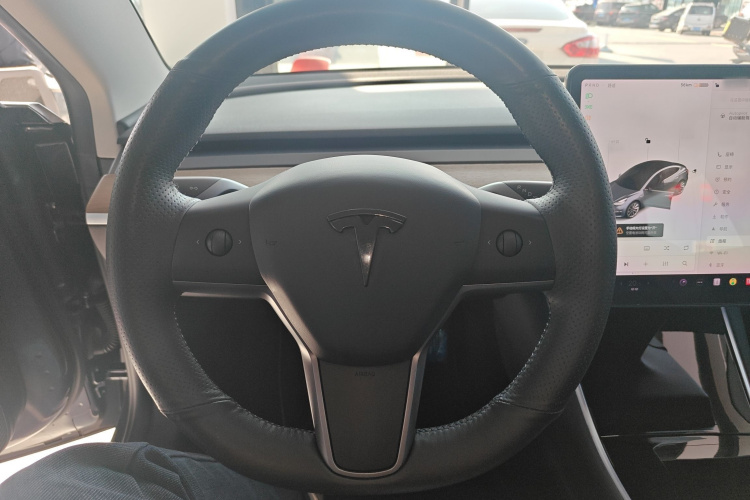 特斯拉 Model 3 2020款 标准续航后驱升级版中控内饰13