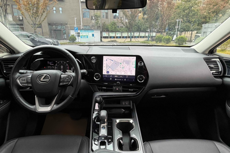 雷克萨斯NX 2022款 350h 前驱 创悦版中控内饰7004