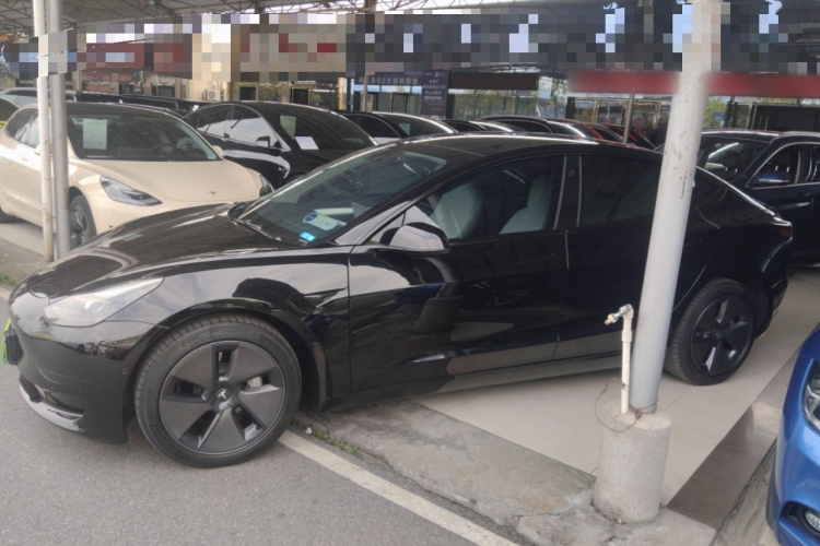 特斯拉 Model 3 2022款 后轮驱动版车身外观4