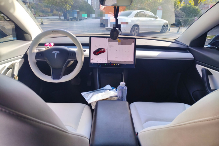 特斯拉 Model 3 2020款 标准续航后驱升级版中控内饰12
