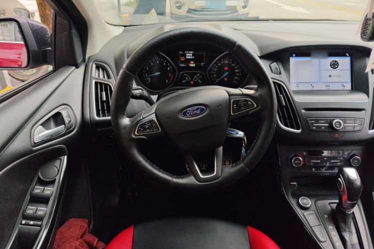 福特 福克斯 2017款 两厢 EcoBoost 180 自动精英型局部细节13