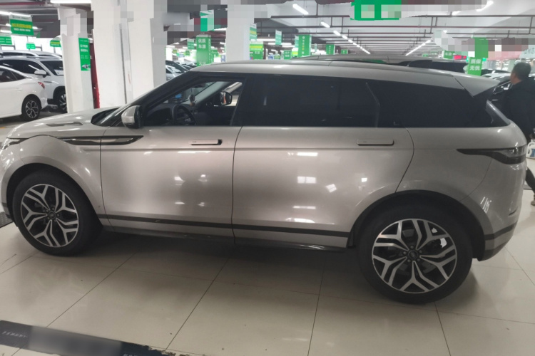 路虎 揽胜极光 2023款 极光L 249PS 豪华版车身外观4