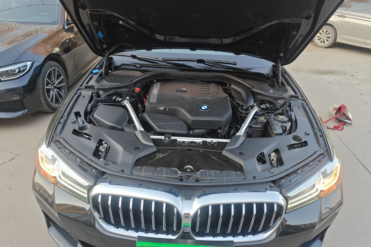 宝马5系 2022款 改款 530Li 领先型 M运动套装机舱底盘24