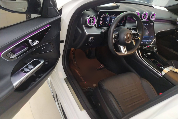 奔驰C级 2023款 C 200 L 运动版中控内饰7003