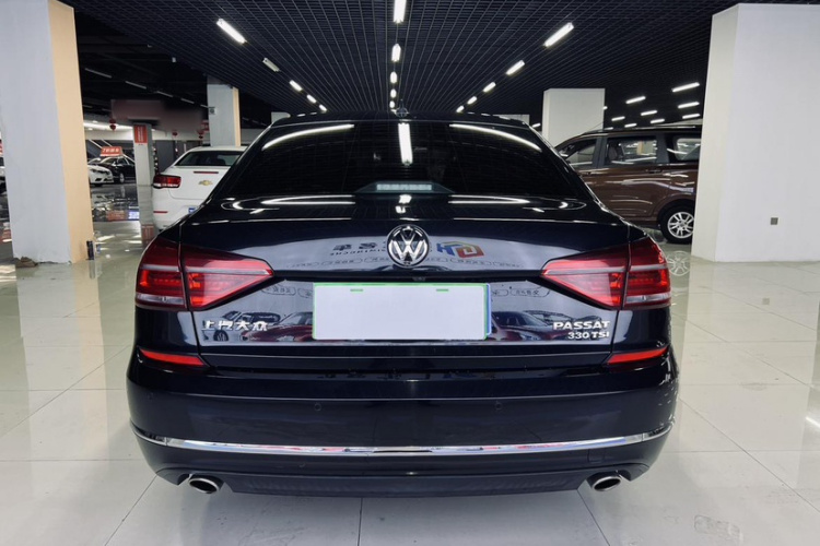 大众 帕萨特 2017款 330TSI DSG尊荣版车身外观6004