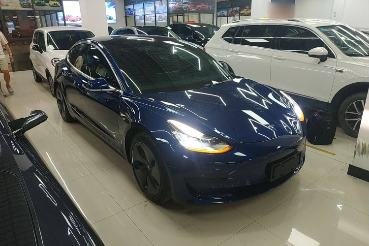 特斯拉 Model 3 2020款 标准续航后驱升级版车身外观3