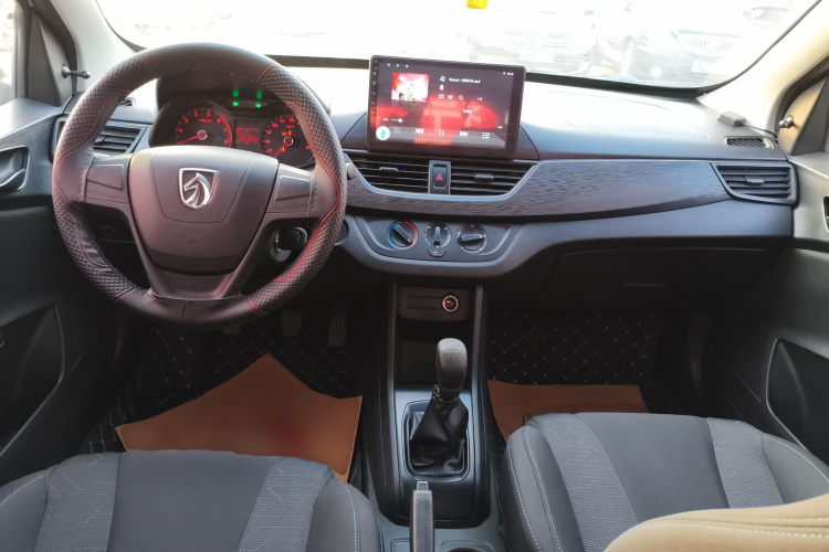 宝骏310 2016款 1.2L 手动超值型中控内饰7002