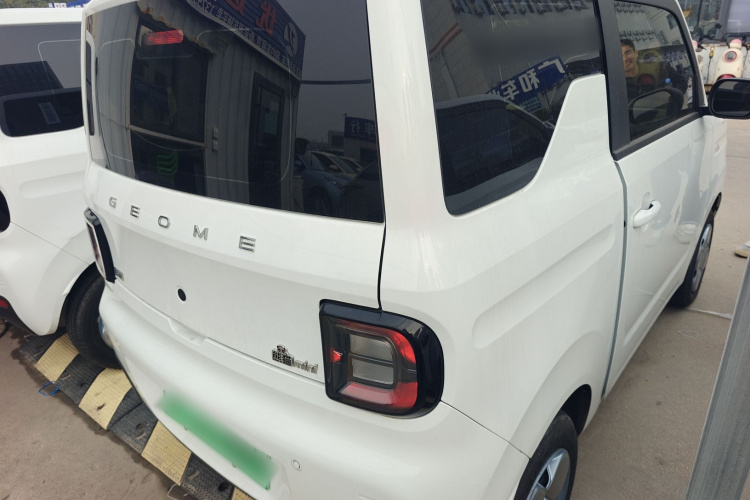 吉利银河 2024款 熊猫mini 200km 耐力熊车身外观7