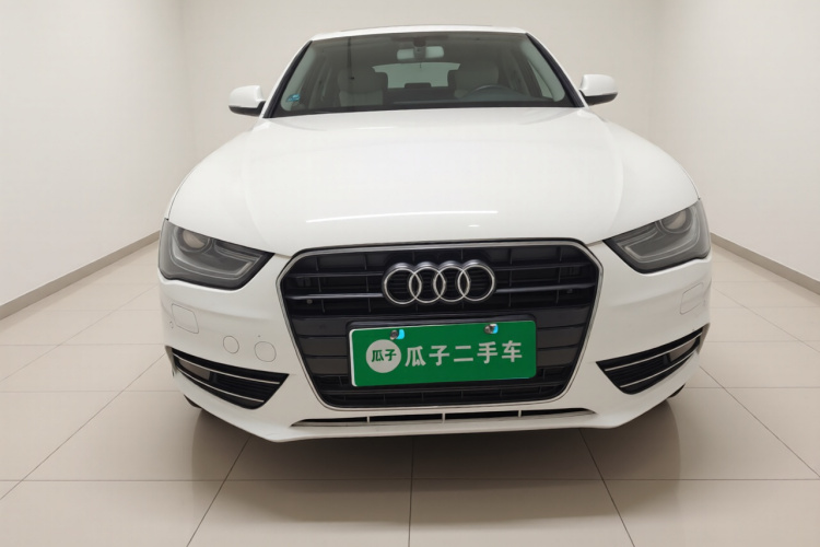 奥迪A4L 2013款 35 TFSI 自动标准型车身外观2