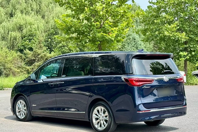 别克GL8 2020款 Avenir艾维亚 四座尊礼版车身外观6002