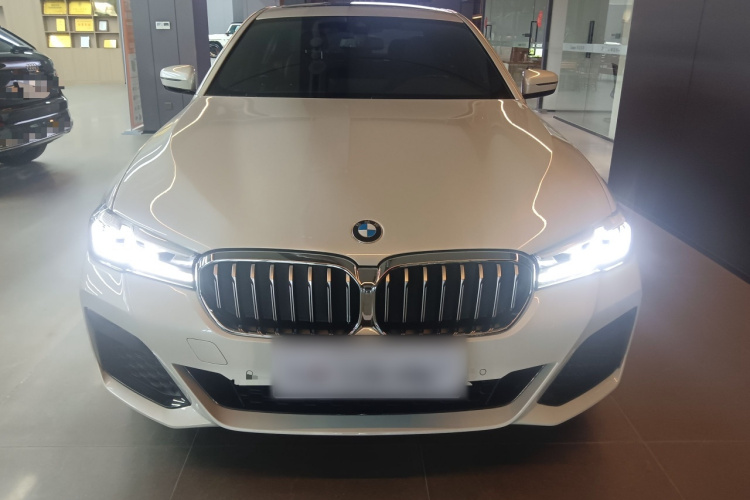 宝马5系 2022款 改款二 525Li M运动套装车身外观2