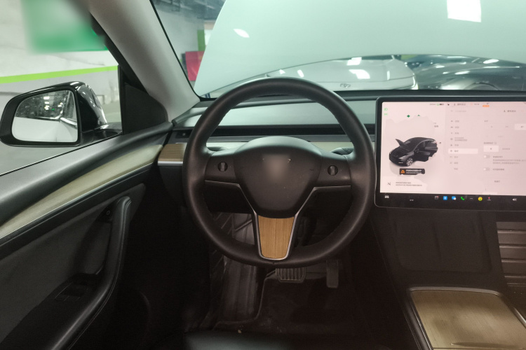 特斯拉 Model Y 2022款 后轮驱动版中控内饰13