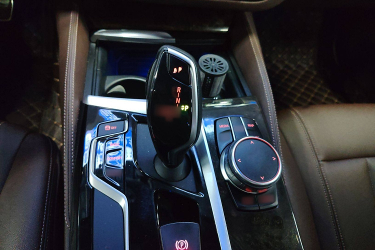 宝马5系 2019款 525Li M运动套装局部细节18