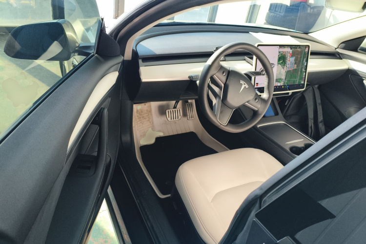 特斯拉 Model 3 2021款 Performance高性能全轮驱动版中控内饰7003