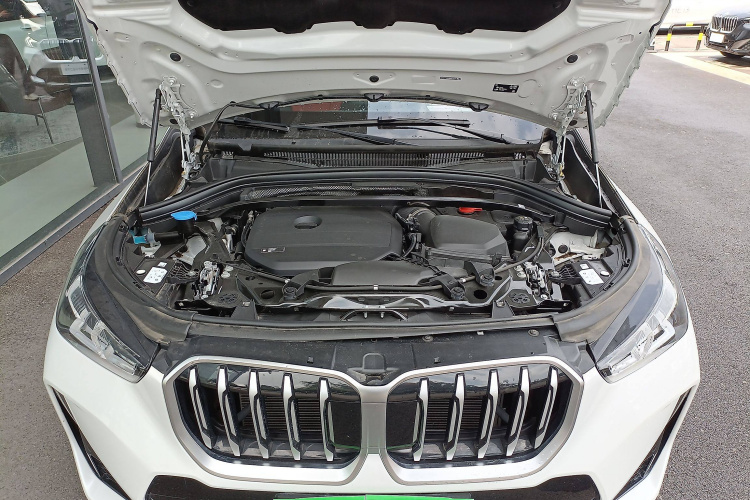 宝马X1 2024款 sDrive25Li M运动套装机舱底盘24