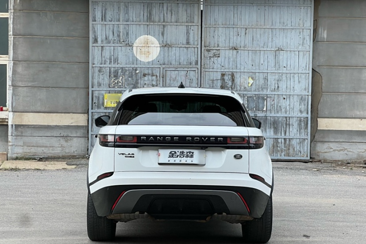 路虎 揽胜星脉 2019款 250PS R-DYNAMIC S车身外观6004