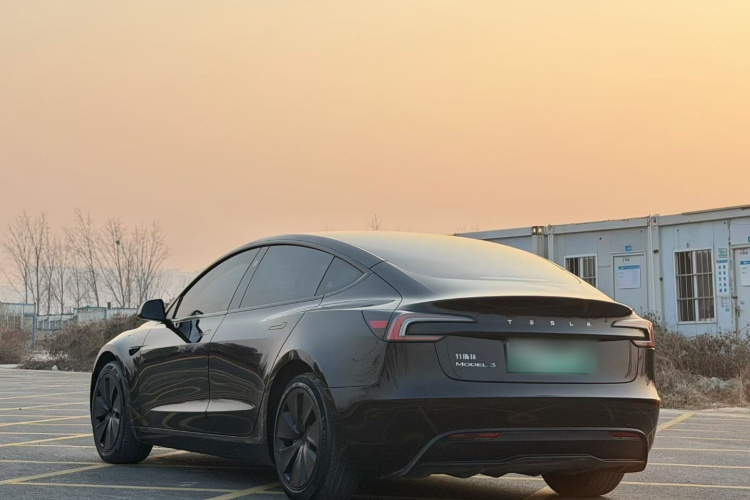 特斯拉 Model 3 2023款 后轮驱动版车身外观6006
