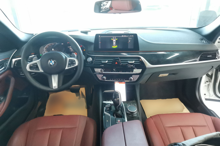 宝马5系 2020款 530Li 领先型 M运动套装中控内饰12