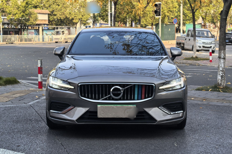 沃尔沃S60 2022款 B4 智逸豪华版车身外观6001