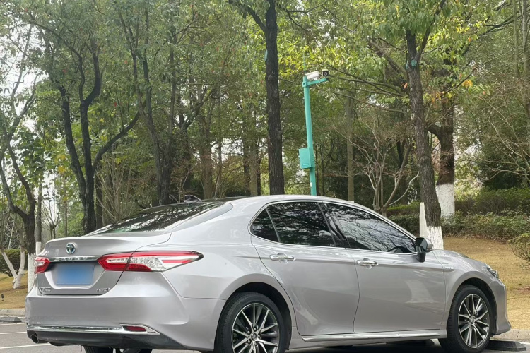 丰田 凯美瑞 2023款 双擎 2.5HG 豪华版车身外观6010