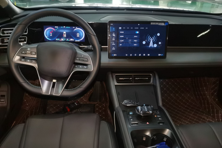 比亚迪 秦L 2024款 DM-i 80KM超越型中控内饰7002