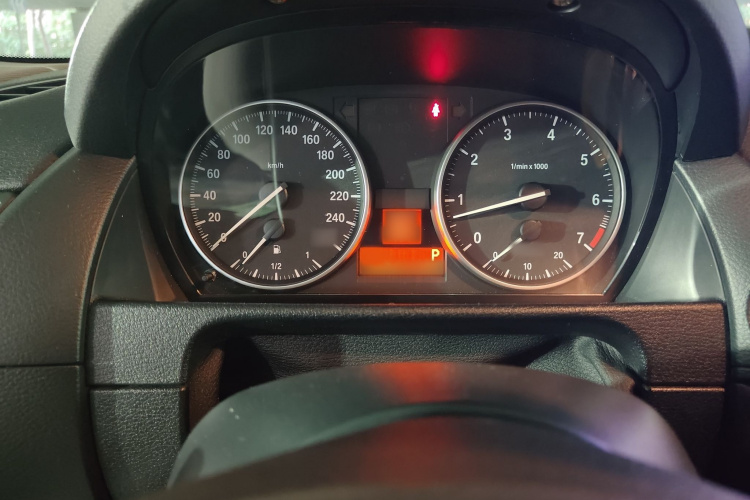 宝马X1 2015款 sDrive18i 时尚晋级版局部细节14