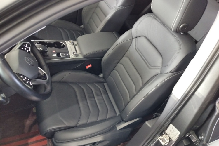 大众 途锐 2021款 2.0TSI 领航特别版中控内饰19