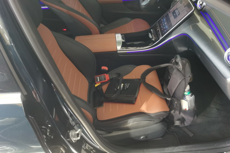 奔驰C级 2022款 C 260 L 运动版局部细节41