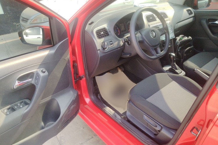 大众 Polo 2016款 1.4L 自动风尚型中控内饰7003