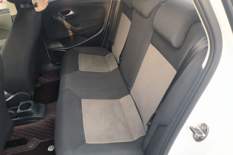 大众 Polo 2016款 1.4L 手动风尚型中控内饰21