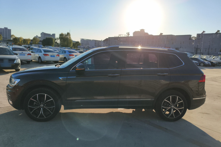 大众 途观L 2019款 改款 330TSI 自动两驱智动豪华版 国VI车身外观6003