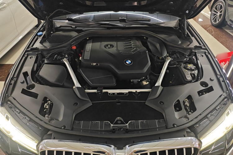 宝马5系 2022款 改款 525Li M运动套装机舱底盘24