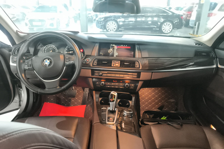 宝马5系 2014款 525Li 豪华设计套装中控内饰12