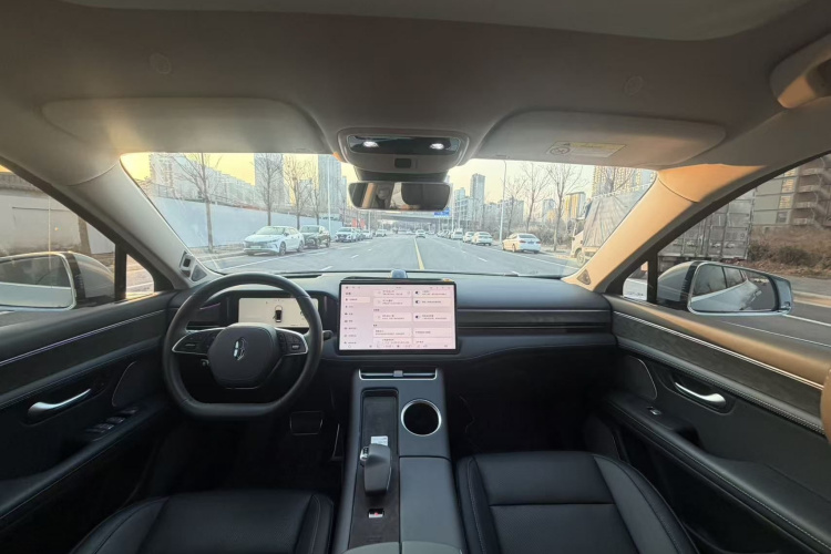 鸿蒙智行 问界M5 2022款 增程四驱旗舰版中控内饰7001